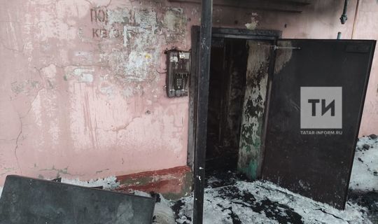 В Татарстане из горящего дома пожарные спасли 12 человек