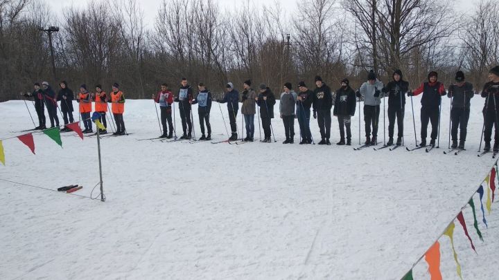 В Агрызе прошла лыжная эстафета на Кубок Военкома