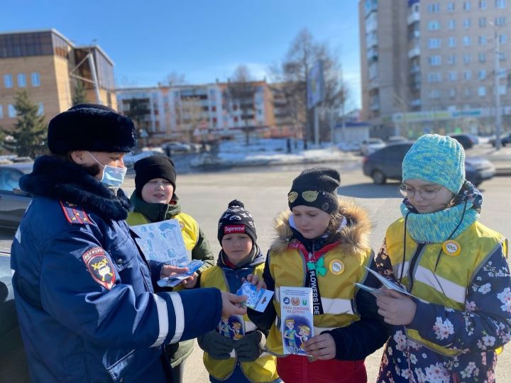 В Татарстане пешеходы «засветились» благодаря ярким аксессуарам