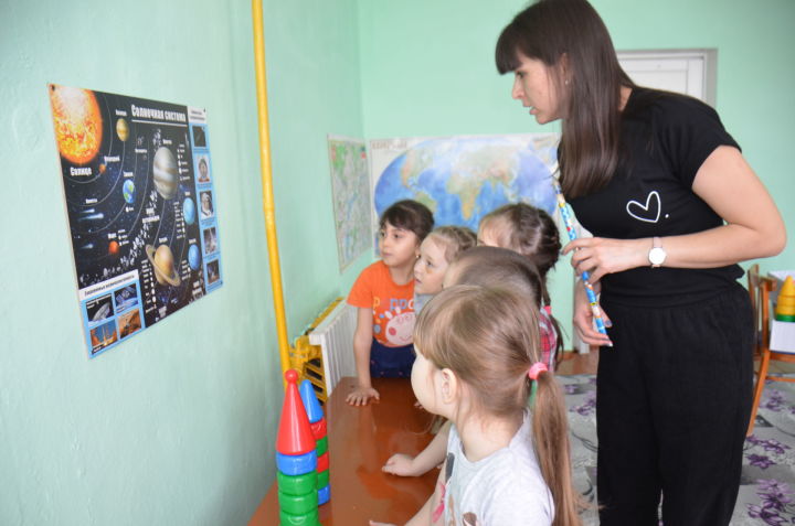 Воспитанникам детского сада "Миляуша" рассказали о Гагарине