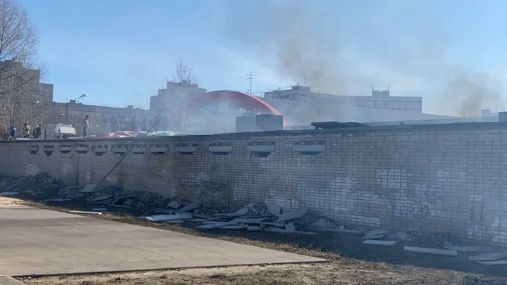 В Татарстане рядом со школой произошел пожар