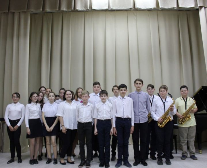 В Агрызе состоялся концерт выпускников школы искусств