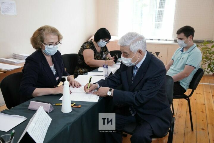 Фарид Мухаметшин проголосовал на праймериз «Единой России» в офлайн режиме