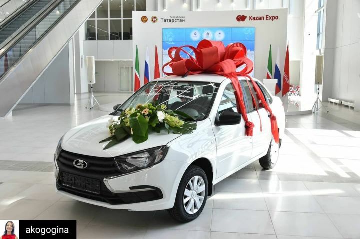 Президент Татарстана подарил жительнице Агрыза автомобиль (ФОТО)