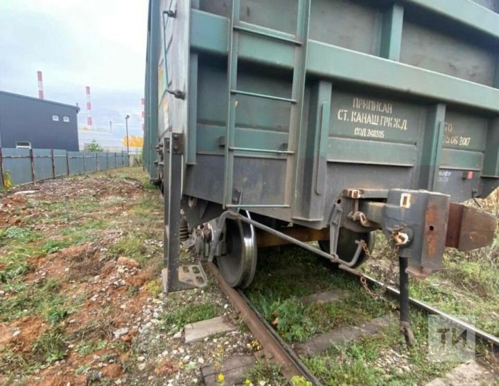 Три груженых вагона сошли с рельсов в Татарстане