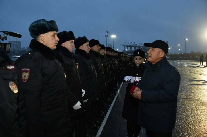 Рустам Минниханов поздравил татарстанцев с Днем органов внутренних дел