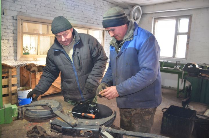 Работа в сельхоз обществах Агрызского района не останавливается круглый год