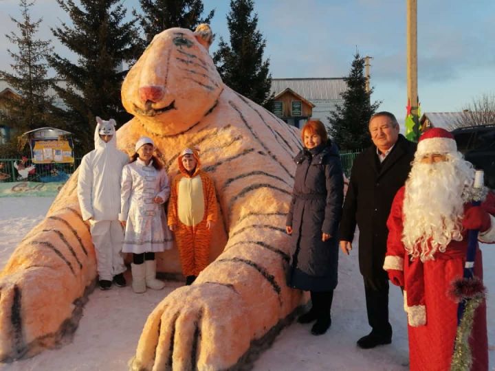 В Агрызском районе смастерили снежную фигуру высотой 4 метра