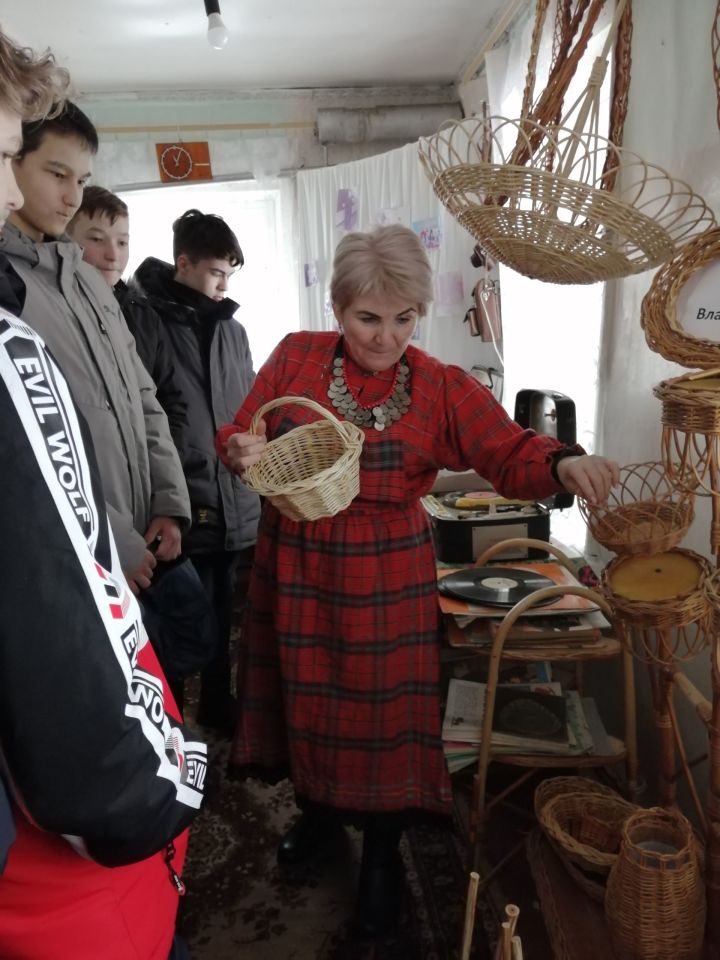 Агрызским школьникам показали место ночевки Емельяна Пугачева и мост со времен царствования Екатерины II