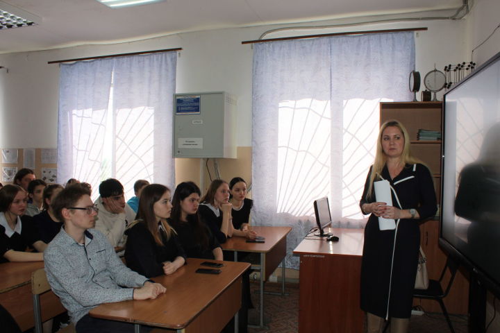 Первый замруководителя агентства «ТАТМЕДИА» Эльвира Ахметова дала урок цифры в Агрызе