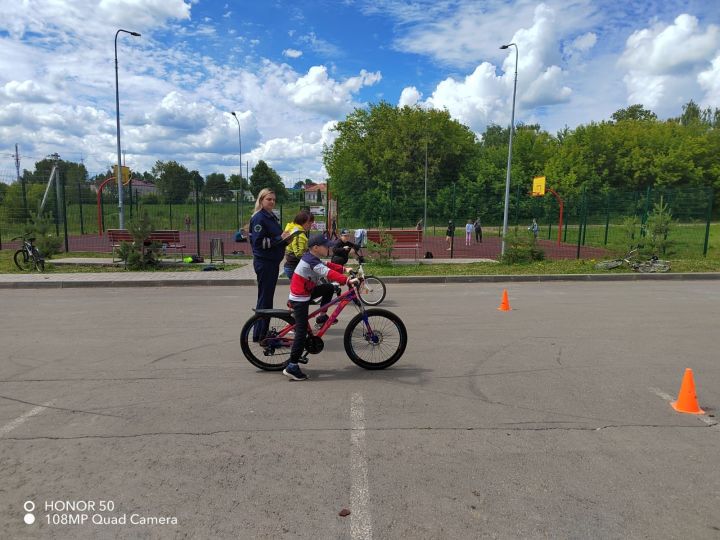 На базе "Олимпа" прошла детская велогонка "Велоралли Монте-Карло"