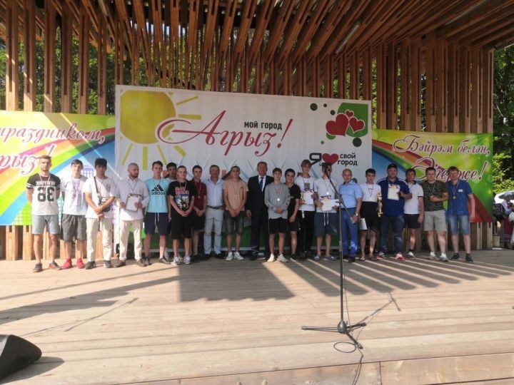 На Дне города наградили победителей Кубка главы по мини-футболу