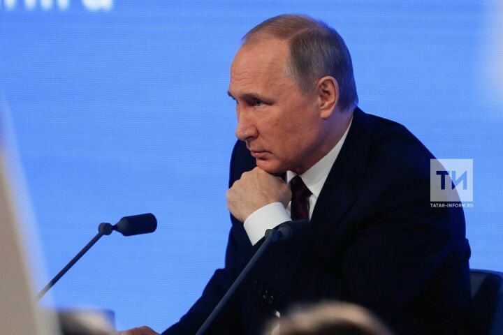 Владимир Путин принимает участие в церемонии прощания с Муртазой Рахимовым