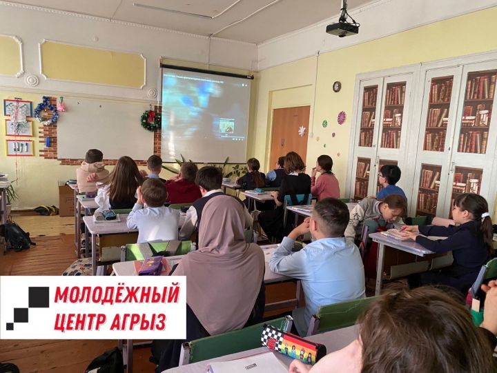 Школьники Агрыза написали письма российским солдатам