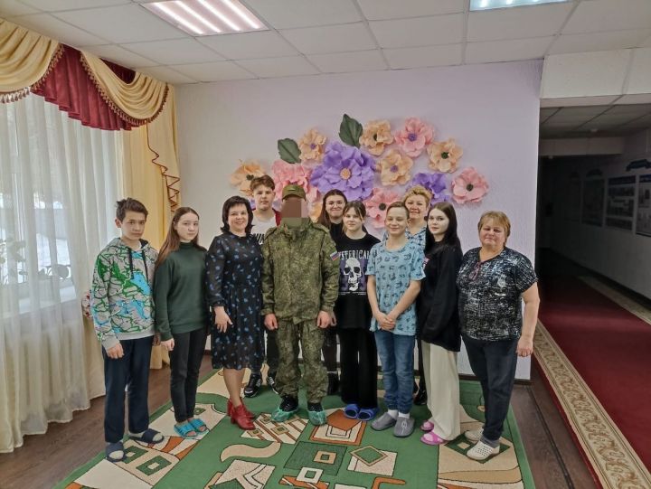 Воспитанники социального приюта «Ласка» встретились с участником специальной военной операции