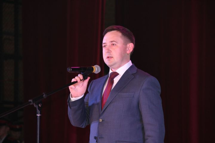 Район башлыгы Ленар Нургаяновның 23 февраль уңаеннан котлавы