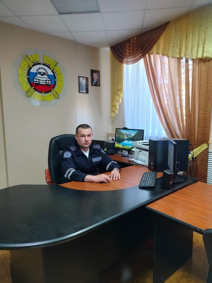 Начальник ОГИБДД по Агрызскому району Юрий Глезденев обращается к агрызцам
