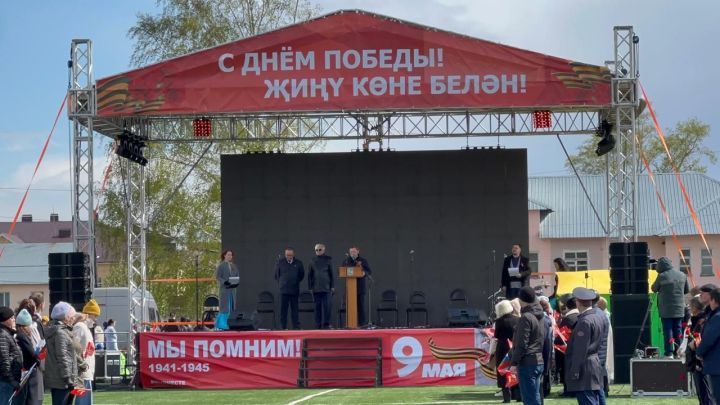 Глава Агрызского района поздравил жителей и гостей города с Днем Победы (ВИДЕО)