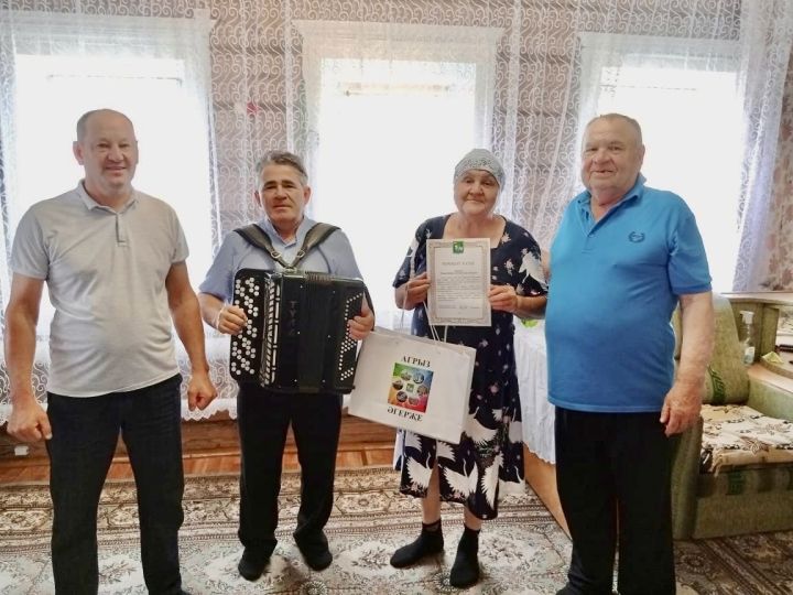 Дамир и Рамзия Фарраховы отпраздновали 45 лет семейной жизни