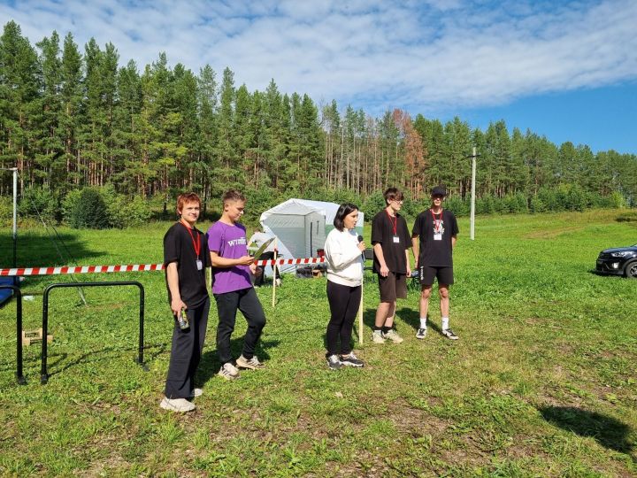 В Агрызе прошли соревнования по уличному виду спорта - воркаут