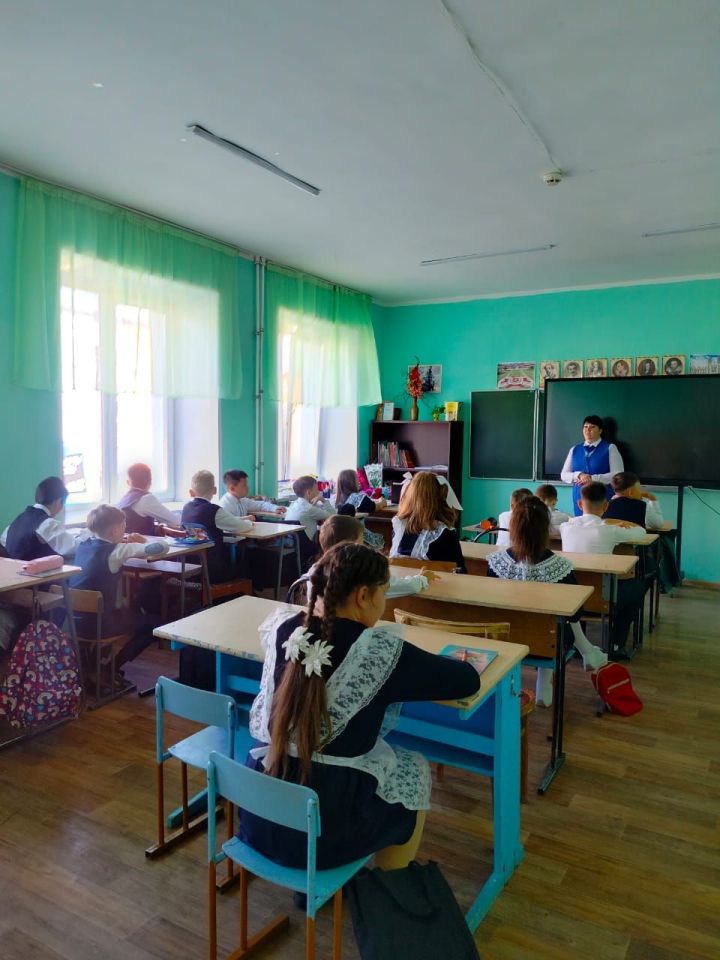Профилактическая беседа по ПДД прошла в школе №4