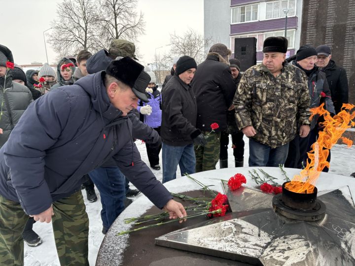 В Агрызе состоялась Акция Памяти в честь воинов - интернационалистов