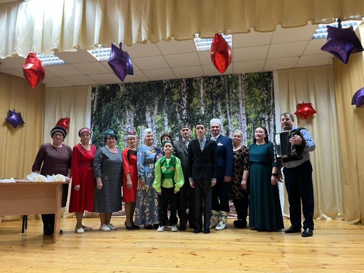 Уразайда «Һәр телнең бар үз туган җире» дип исемләнгән әдәби кичә узды