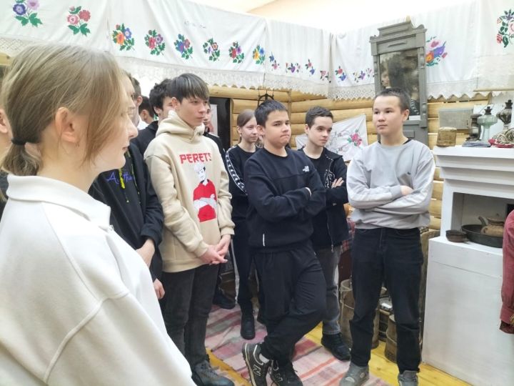 Школьники Кучуковской школы совершили путешествие в мир удмуртских традиций  по «Пушкинской карте»