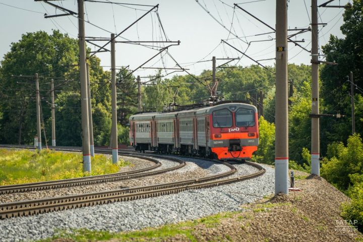 Расписание четырех пригородных поездов изменится в связи с ремонтными работами