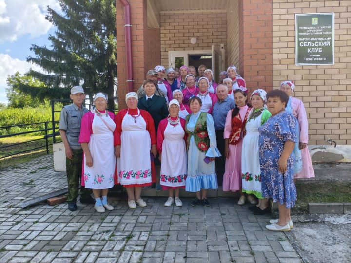 Әлнәш районы делегациясе – Кичкетаң җирлегендә