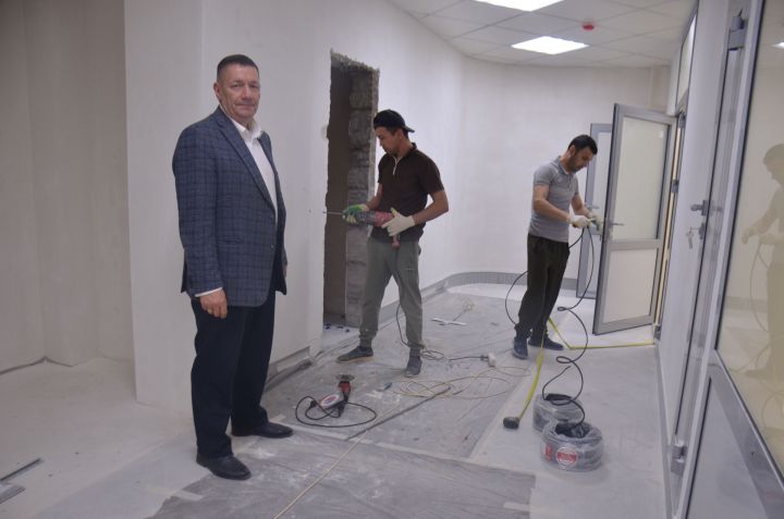 Масштабный капремонт приемного отделения Агрызской районной больницы идёт полным ходом