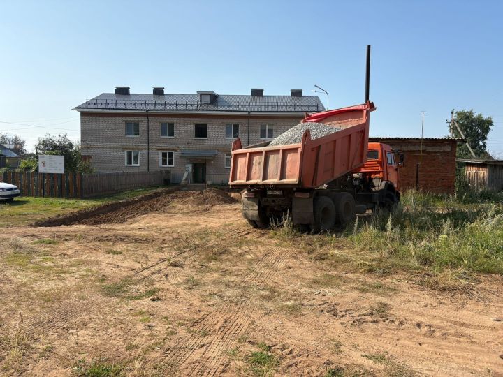 “Безнең ишегалды” программасы кысаларында Красный Бор матурлана