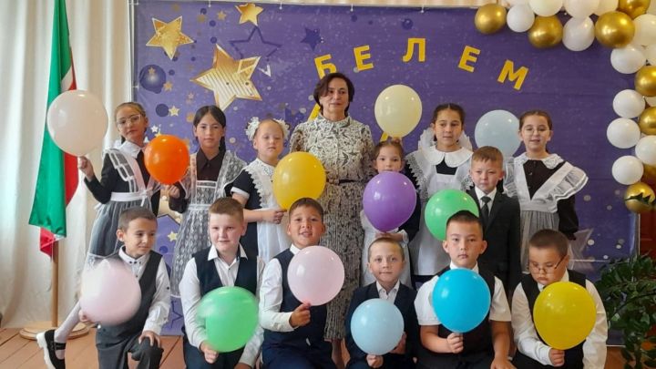 Агрызцы активно выдвигают кандидатов для участия в конкурсе «Самый классный КЛАССНЫЙ-2025»