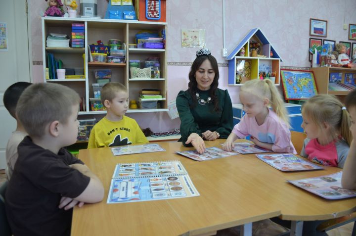 Туган телебезнең матурлыгын өйрәтүче тәрбияче ул