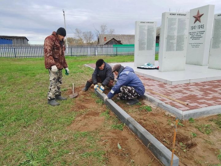 Девятерня авылында төзекләндерү дәвам итә