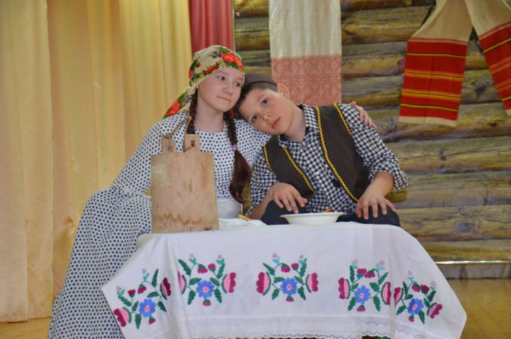 «Театр без границ» в Агрызе: 108 школьников, 6 лучших спектаклей и полное погружение в историю