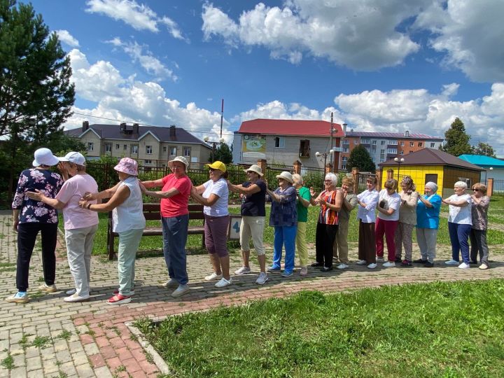 Для членов клуба «Активное долголетие» провели библиогимнастику «Подвижность без ограничений»