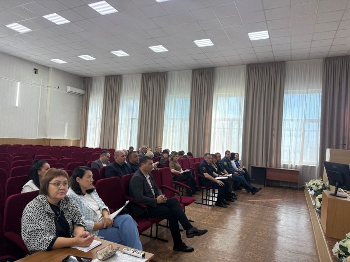 В администрации района обсудили безопасность на дорогах: итоги 8 месяцев и задачи на осень