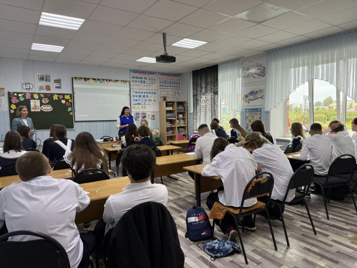 В школе №3 прошла профилактическая беседа по безопасности дорожного движения