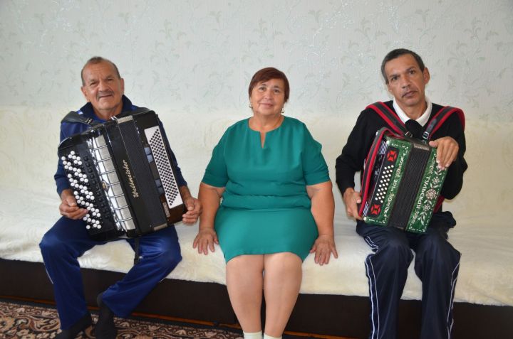 Күңелләрдән – гармуннарга, гармуннардан – авылларга