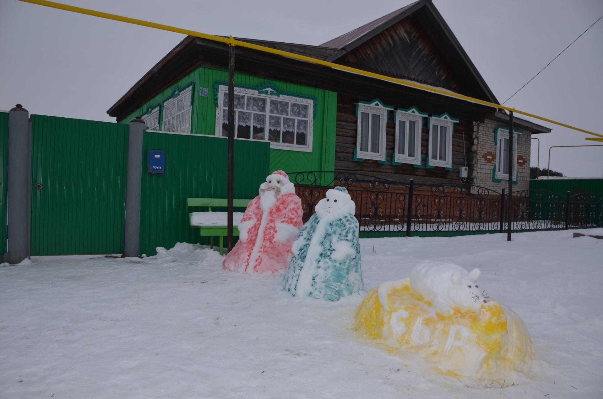 Кодашта шәхси хуҗалыклар да кар сыннары ясаганнар