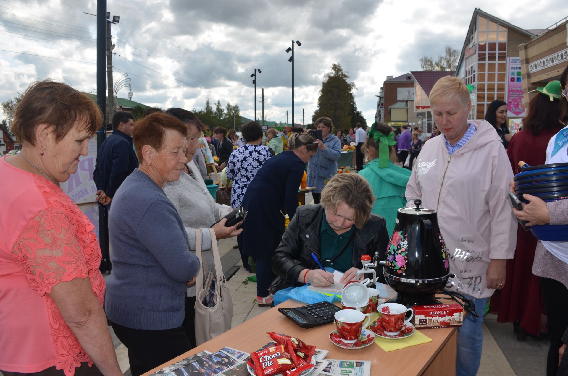 Бүген “Әгерҗе хәбәрләре“ язылган һәркемгә бүләк тапшырылды