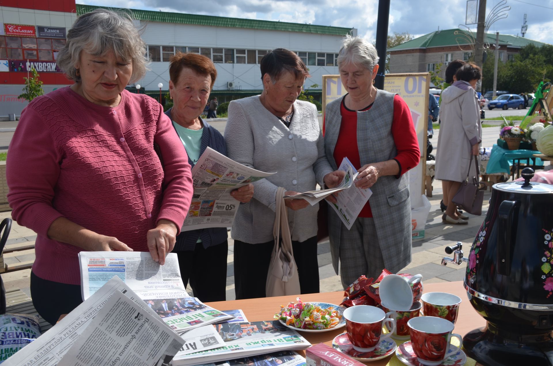 Бүген “Әгерҗе хәбәрләре“ язылган һәркемгә бүләк тапшырылды