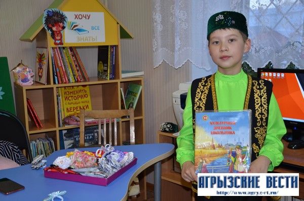 Балалар китапханәсендә әниләр һәм балалар 8 Март бәйрәменә җыелдылар