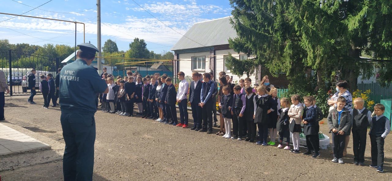 В Иж-Бобьинской школе прошла необычная эвакуация (ФОТО, ВИДЕО)