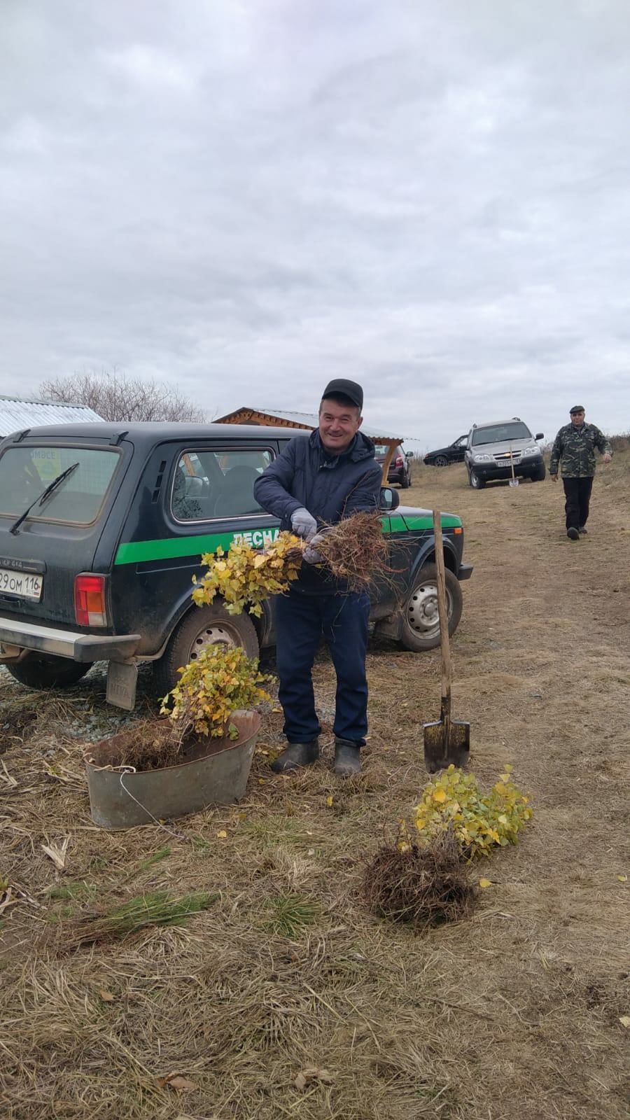 Жители Кадыбаша посадили около родника сосны и березы