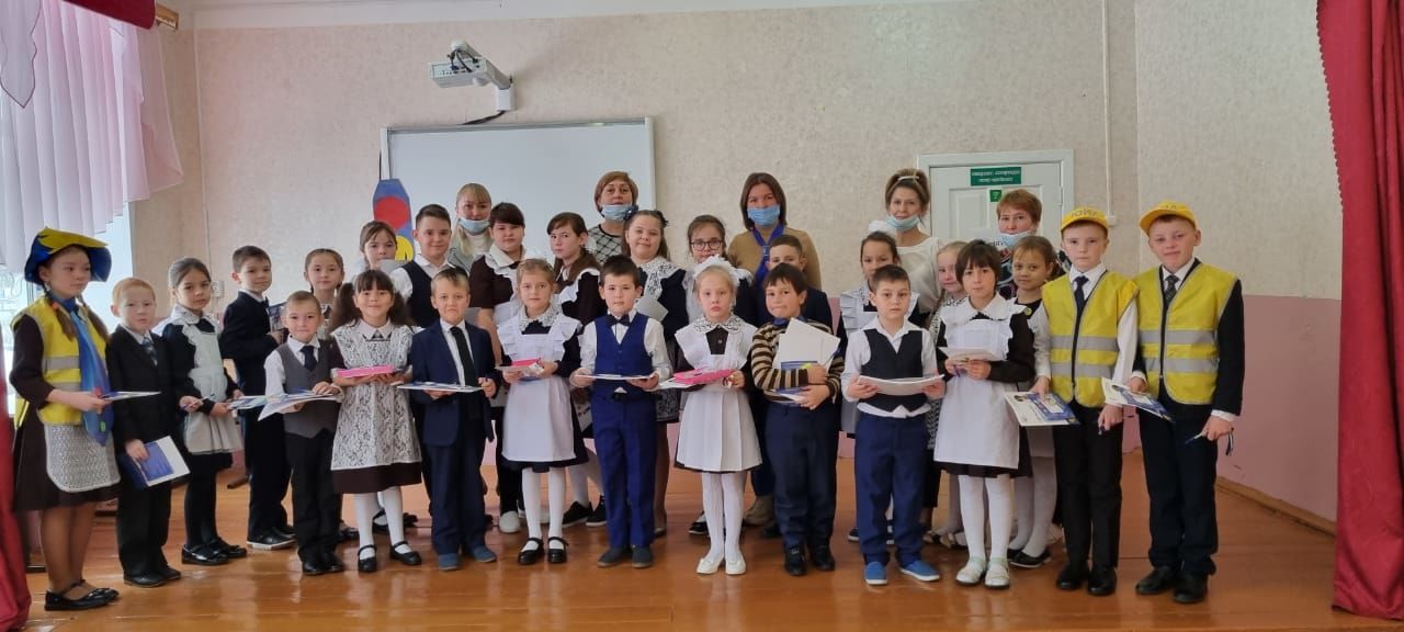 В Кучуковской школе первоклассников посвятили в юные пешеходы