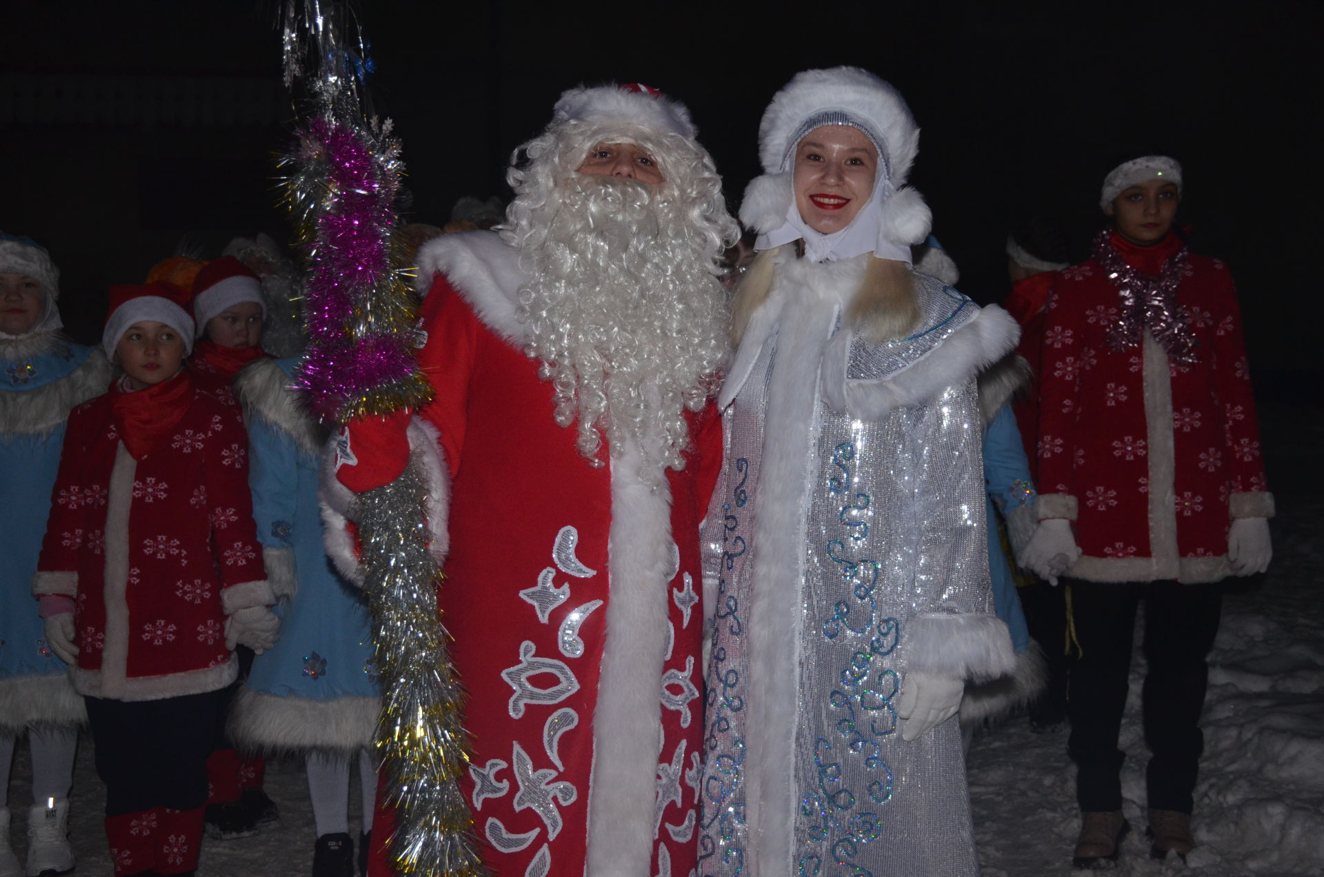 Парад Дедов Морозов собрал агрызцев возле центральной елки