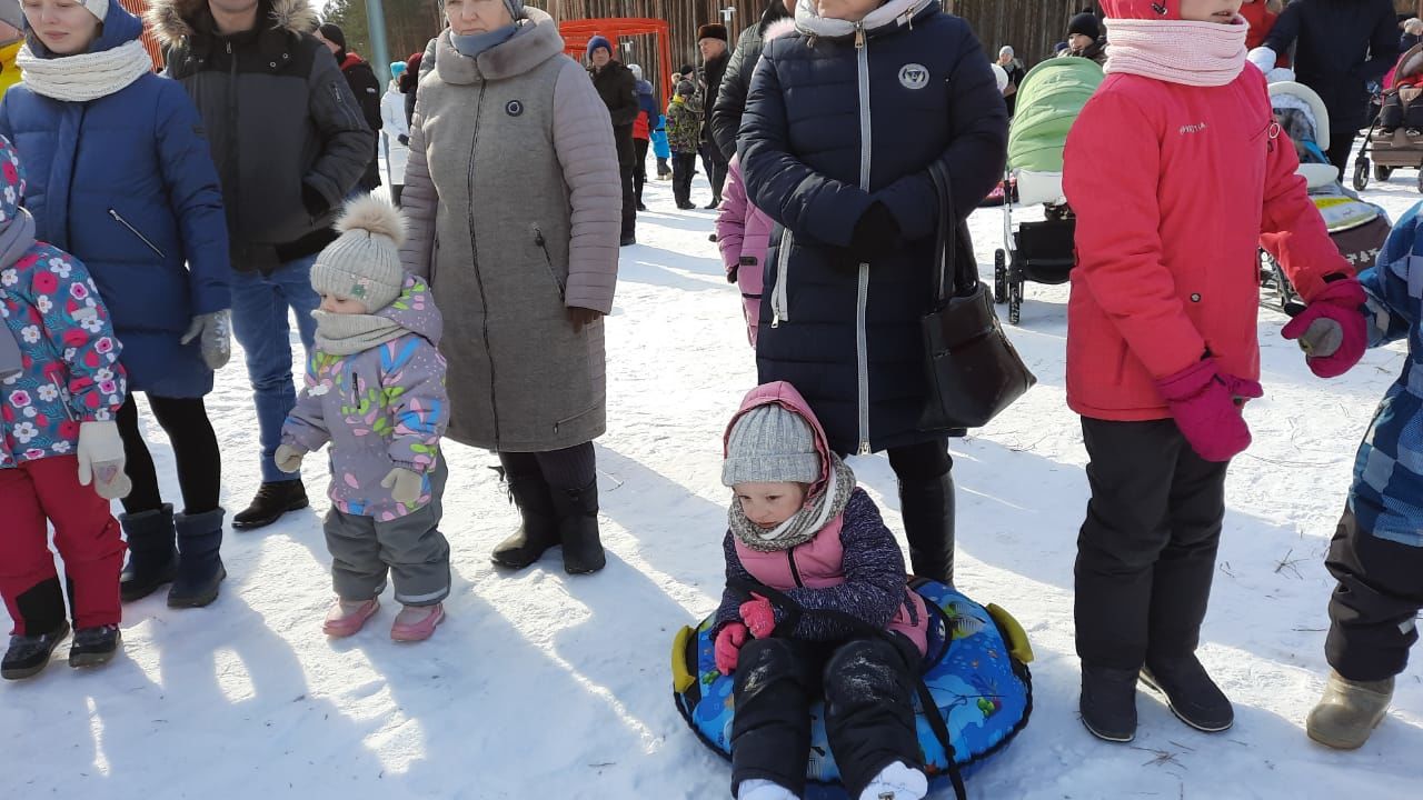 На масленичные гуляния в Агрызе собрались и  стар и млад