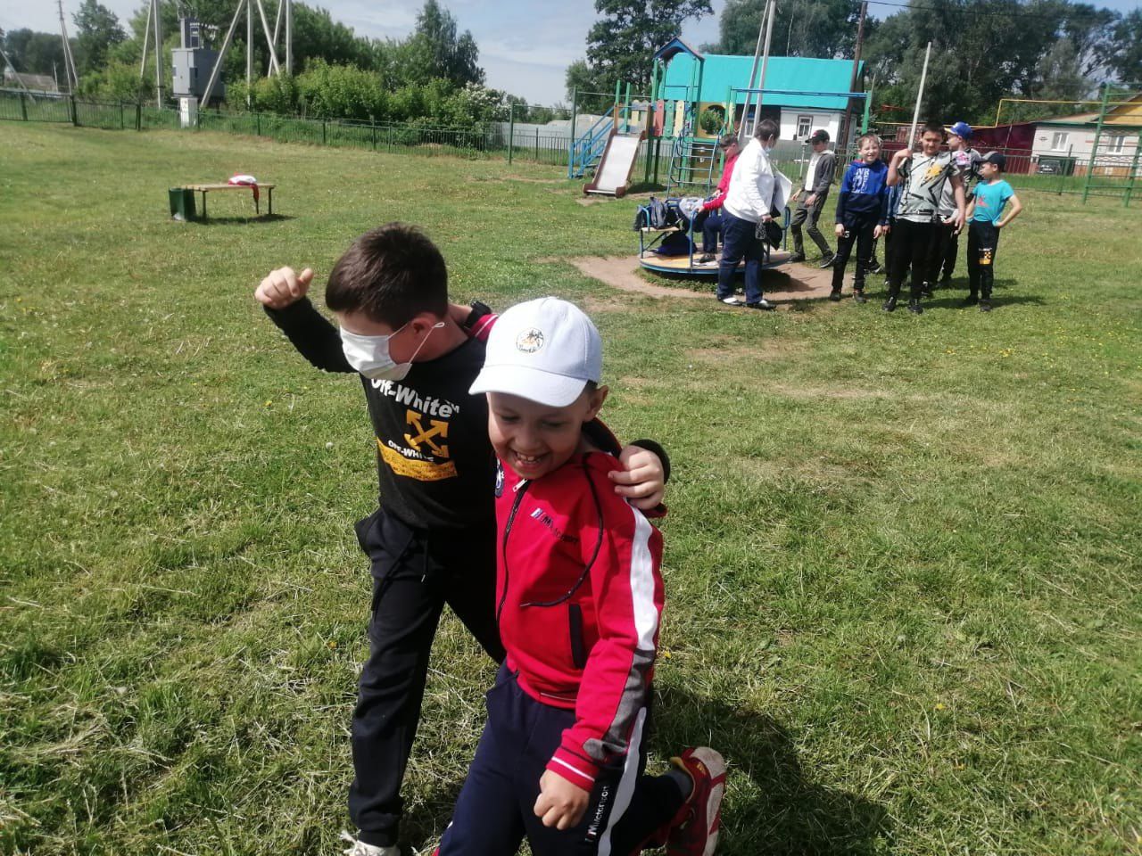 В пришкольном лагере прошел День дружбы